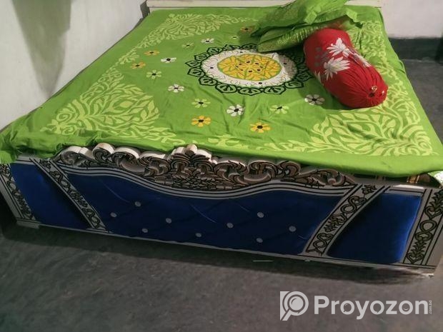 একদম নতুন খাটের মত