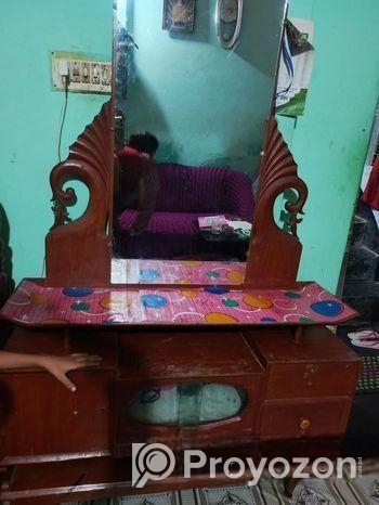 ডেসিন টেবিল