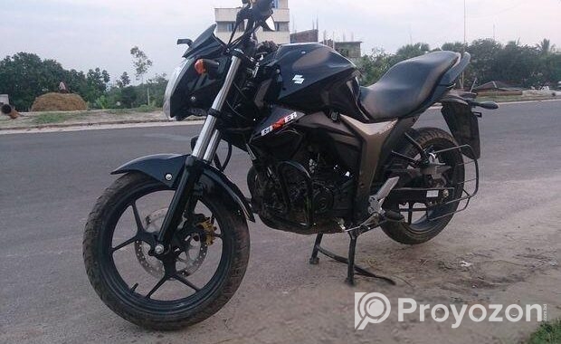 Suzuki Gixxer . 2014