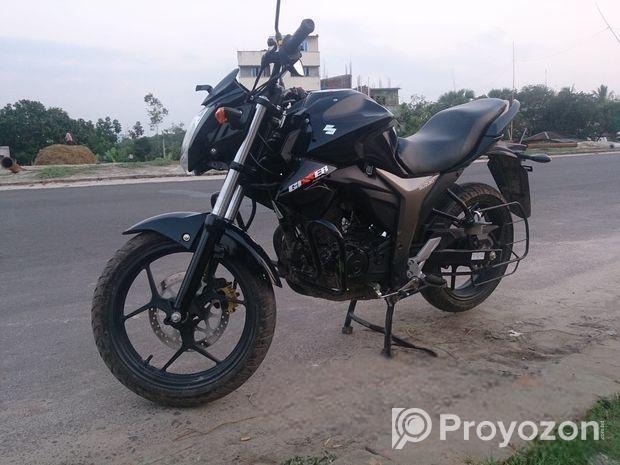 Suzuki Gixxer . 2014