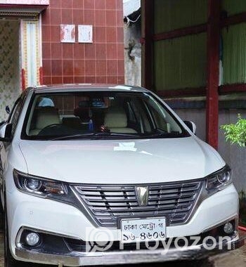 Toyota Premio . 2019
