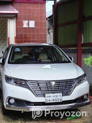 Toyota Premio . 2019