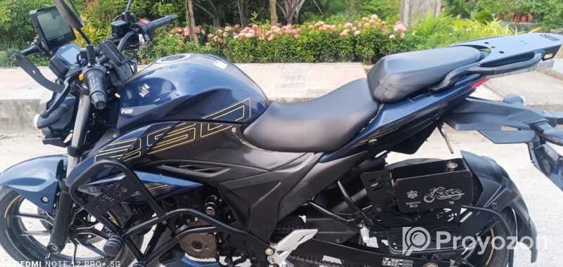 Suzuki gixxer 250 24 er model
