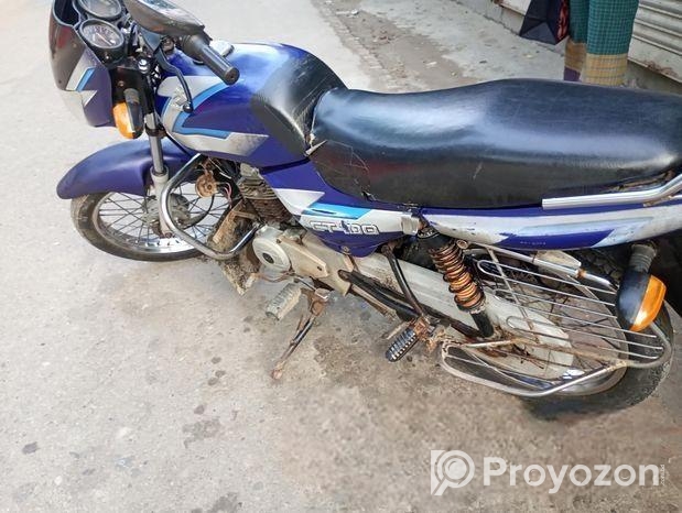 Bajaj CT 100 Motorbik 2013