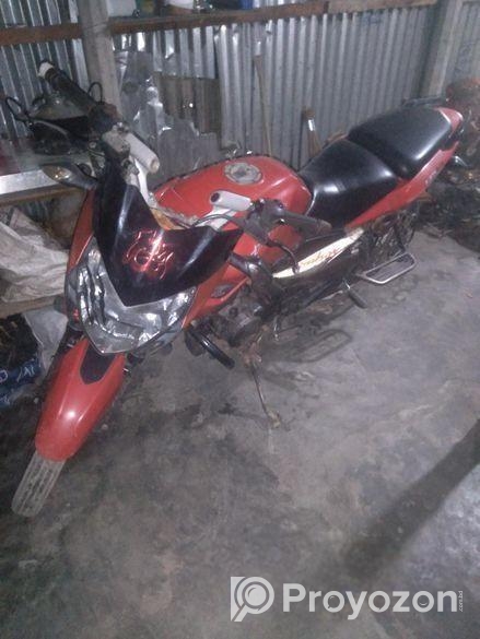 Bajaj Pulsar 135 . 2017