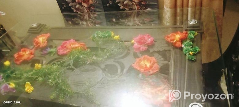 কাচেঁর ডাইনিং টেবিল
