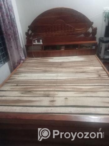 কাঠের খাট