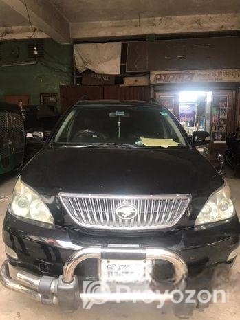 Toyota Harrier black 2005