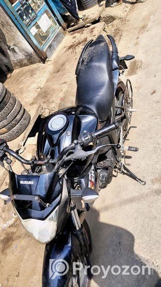 Suzuki Gixxer . 2016