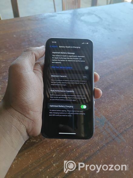 Apple iPhone 11 . (Used)