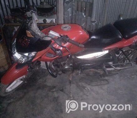 Bajaj Pulsar 135 . 2017