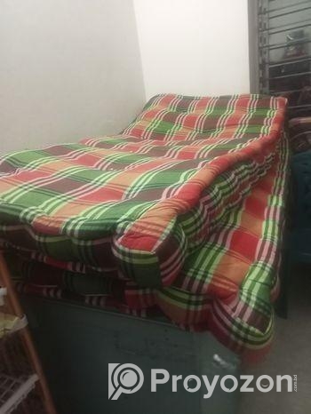 জাজিম বিক্রি করা হবে।