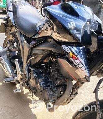 Suzuki Gixxer . 2016