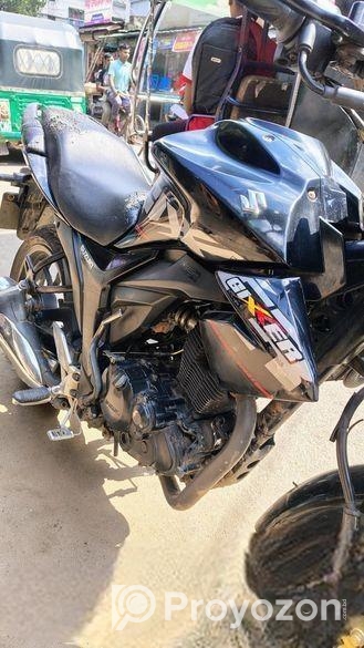 Suzuki Gixxer . 2016