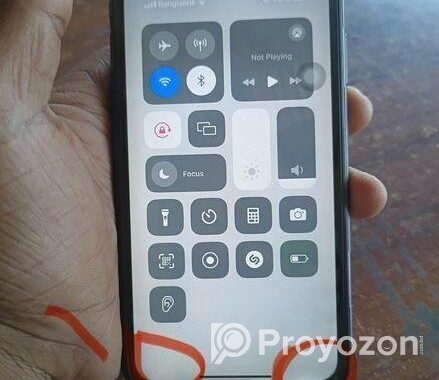 Apple iPhone 11 . (Used)
