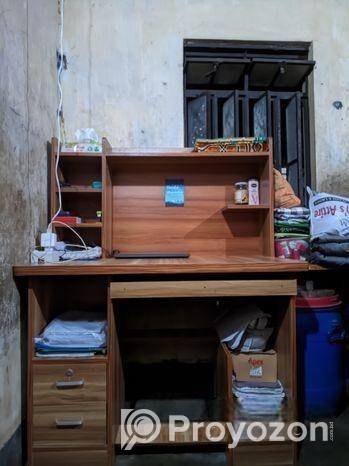 Desktop And Study Table (order E Banano)