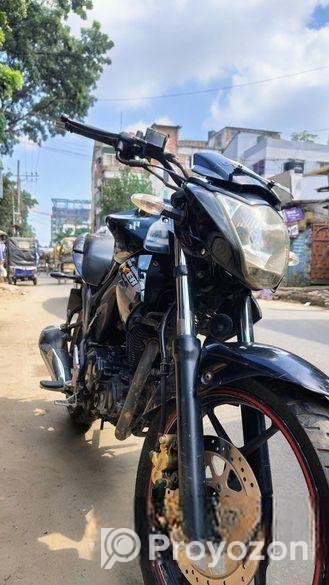 Suzuki Gixxer . 2016