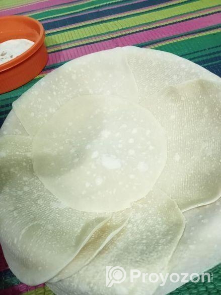 ফ্রোজেন রুটি, পরোটা,রোল পাওয়া যায়।