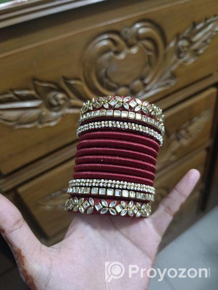 হাতের চুড়ি খুব সুন্দর