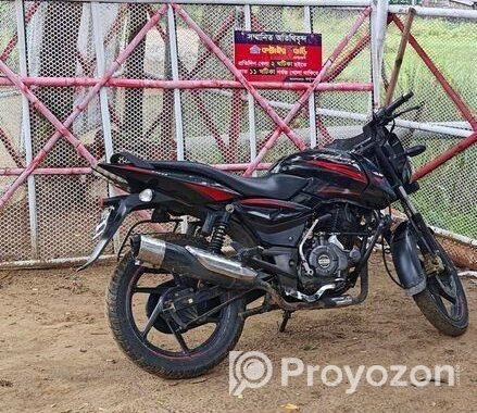 Bajaj Pulsar 150 . 2018