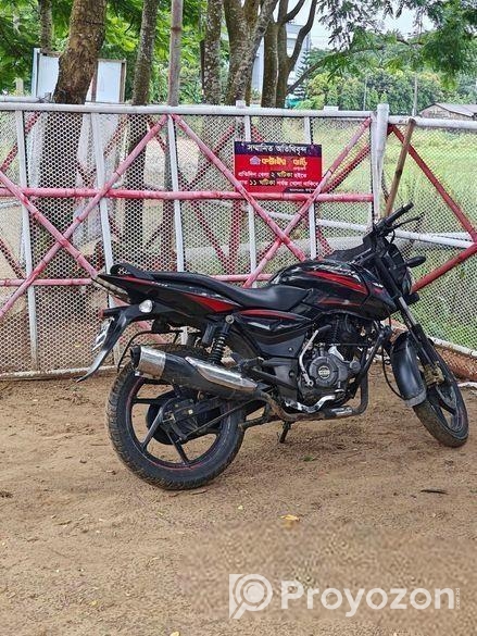 Bajaj Pulsar 150 . 2018