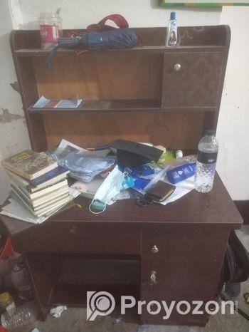 কাস্টমাইজ্ড পড়ার টেবিল, চেয়ার