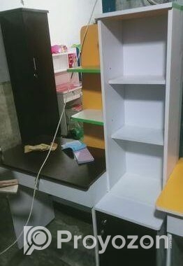 রিডিং টেবিল