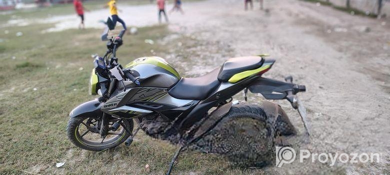 Suzuki Gixxer . 2025