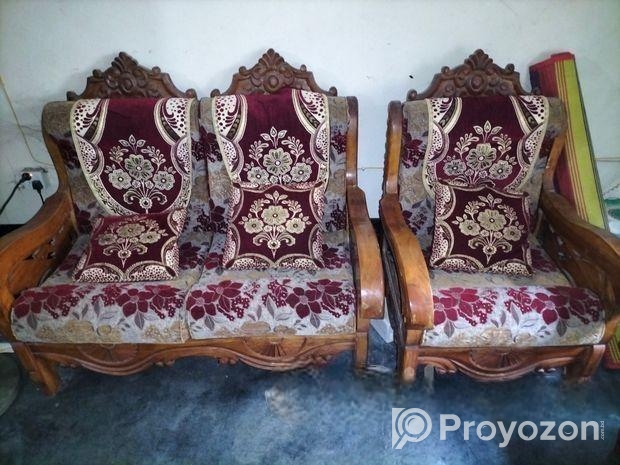 কাঠের সোফা