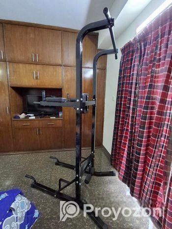 Gym tower / pushup bar