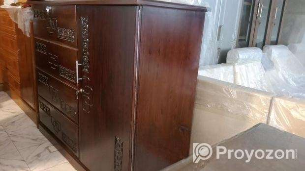 উন্নত মানের ওয়ারড্রব কিনুন সাশ্রয়ী মূল্যে