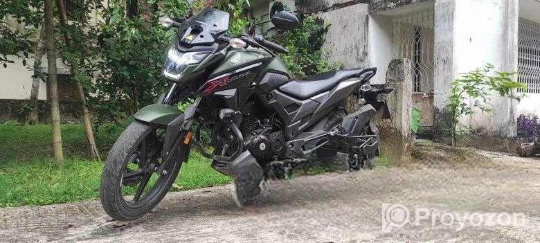Honda X Blade . 2021