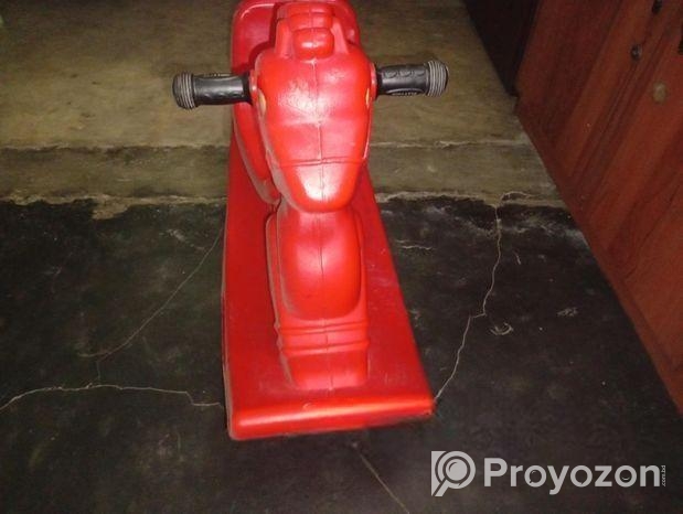 একটি ঘোড়া বিক্রি করা হবে।