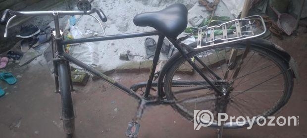 বড় কালো সাইকেল