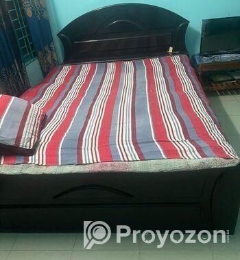 খাট ও ড্রেসিন টেবিল