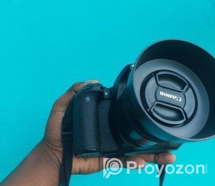 canon 800D with 50mm prime lens 1.8..