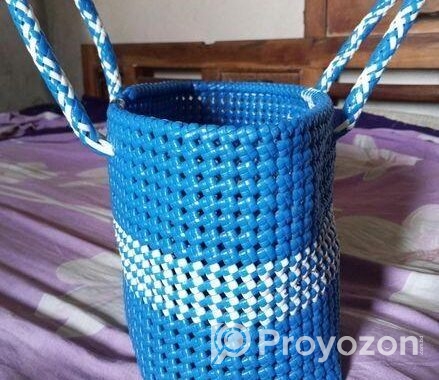 বেতির ব্যাগ বিক্রি করা হবে ।