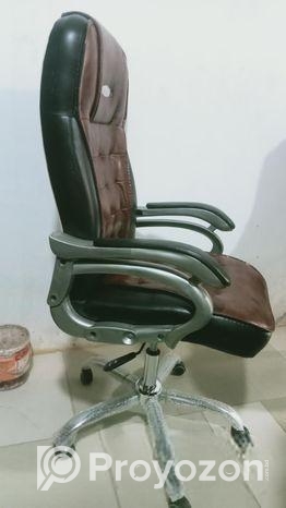 এক্সিকিউটিভ চেয়ার (executive chair)