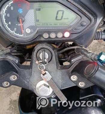 Bajaj Pulsar 150 . 2022