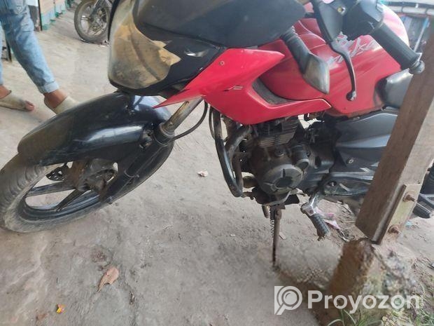 Bajaj Pulsar 135 . 2013