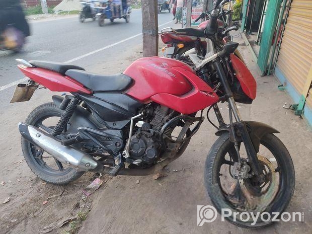 Bajaj Pulsar 135 . 2013