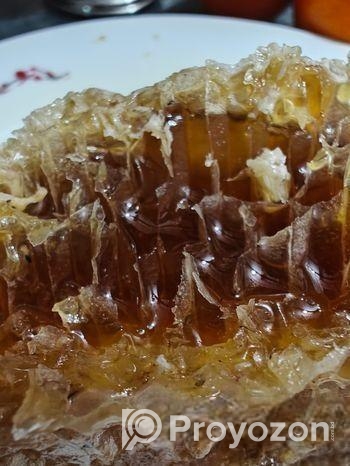 প্রাকৃতিক চাকের খাঁটি মধু