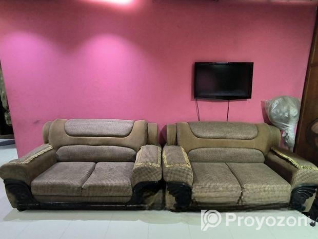 ব্যবহৃত সোফা