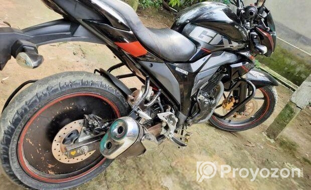 Suzuki Gixxer . 2020