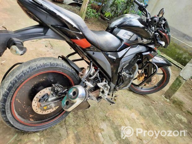 Suzuki Gixxer . 2020