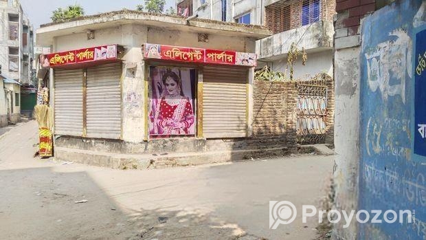 ৬ শতাংশ জমি বিক্রি, ৩ রাস্তার মোড়ে,মার্কেট পজিশন
