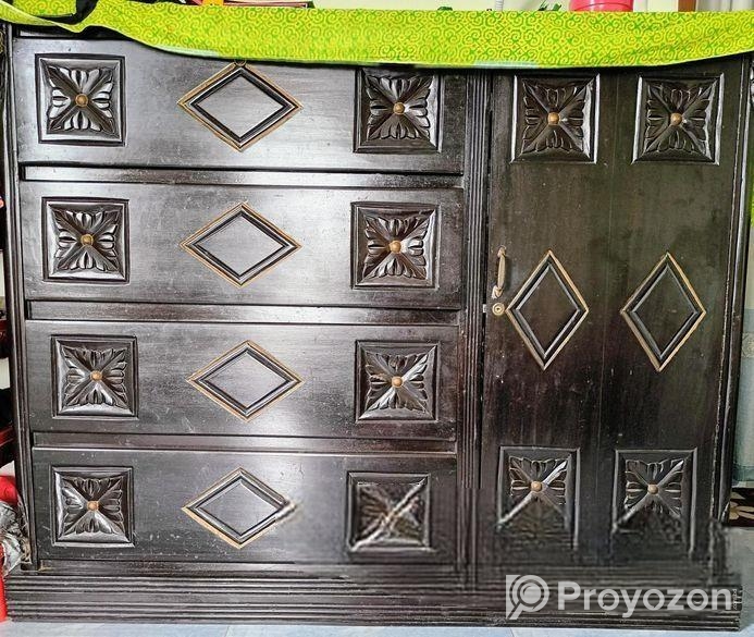 কাঠাল কাটের ওয়ারড্রব।