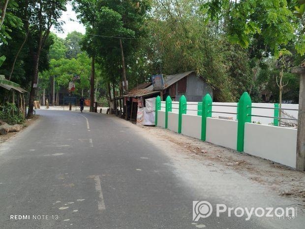 বাড়ি বিক্রি করবো (টিনসেড বিল্ডিং) ৪৮শতাংশ জমিসহ মাদারীপুর সদর