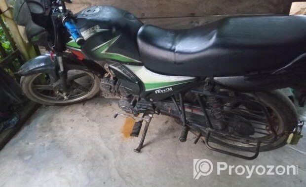 Bajaj CT 100 . 2019