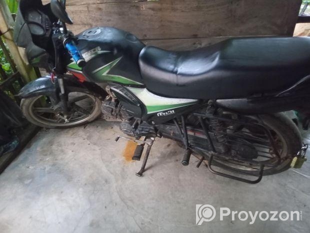 Bajaj CT 100 . 2019